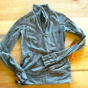 Beautiful lululemon army green 1/4 zip 4